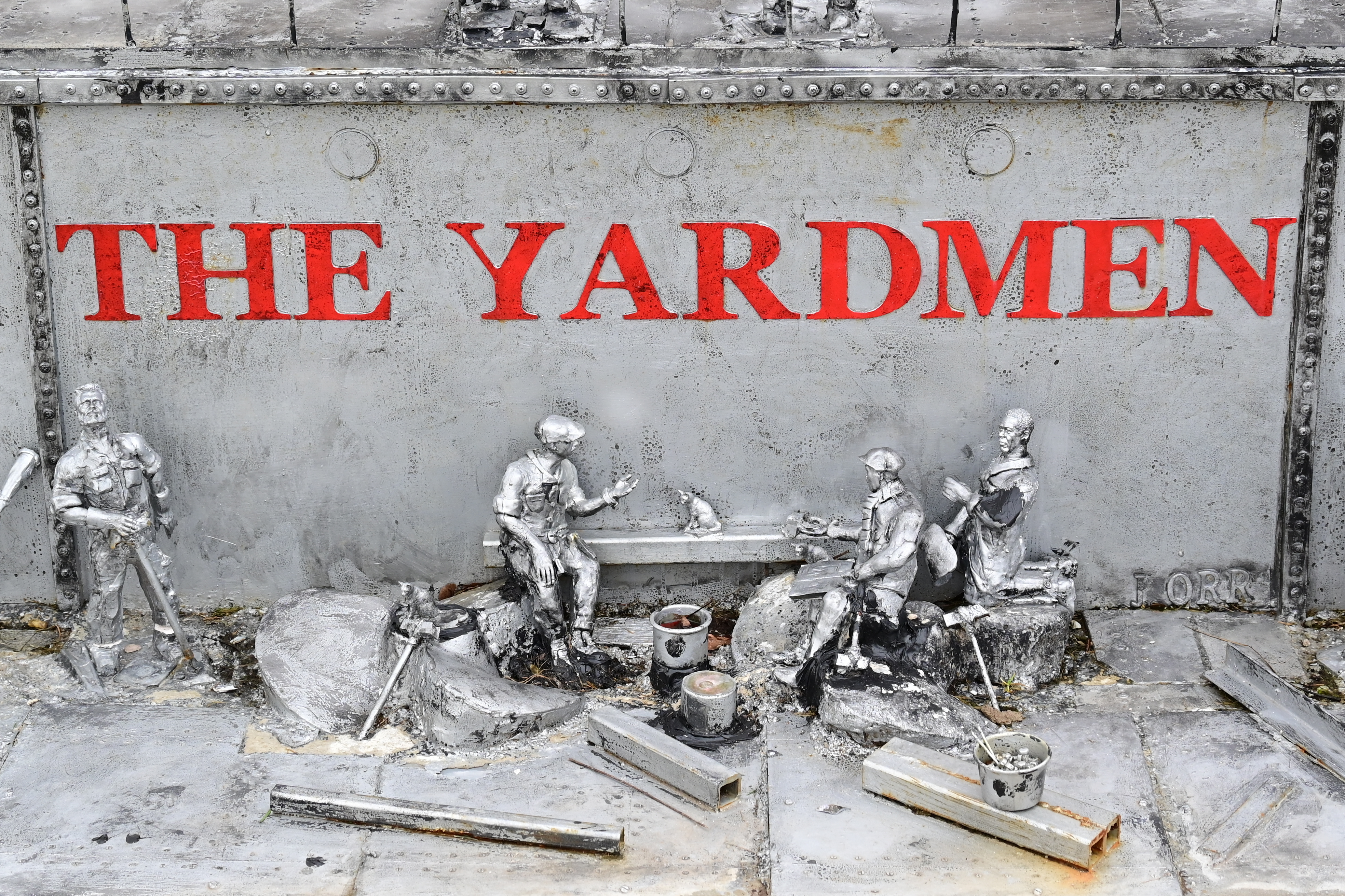 The yardmen statue