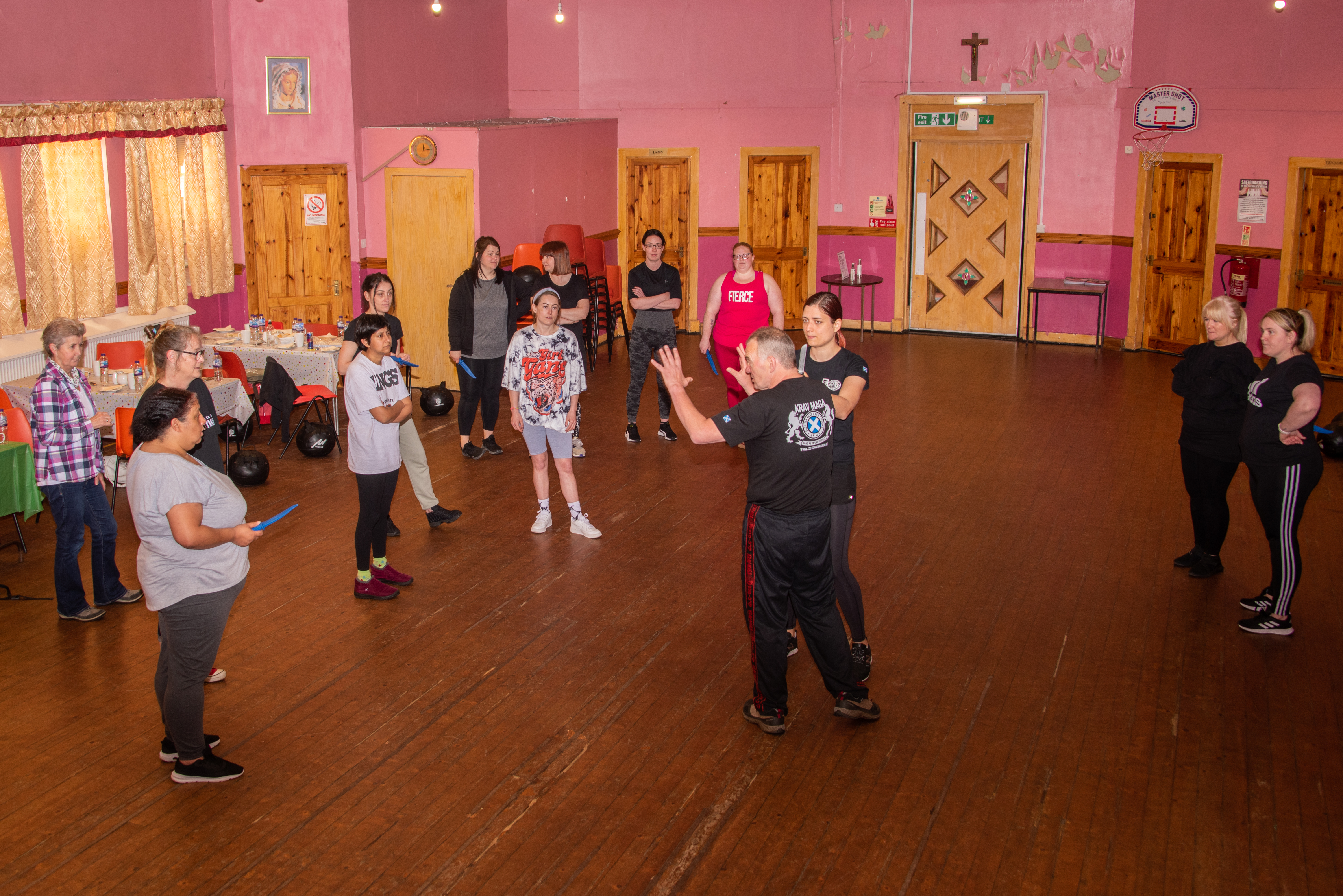 robert from skms krav maga talks to the group