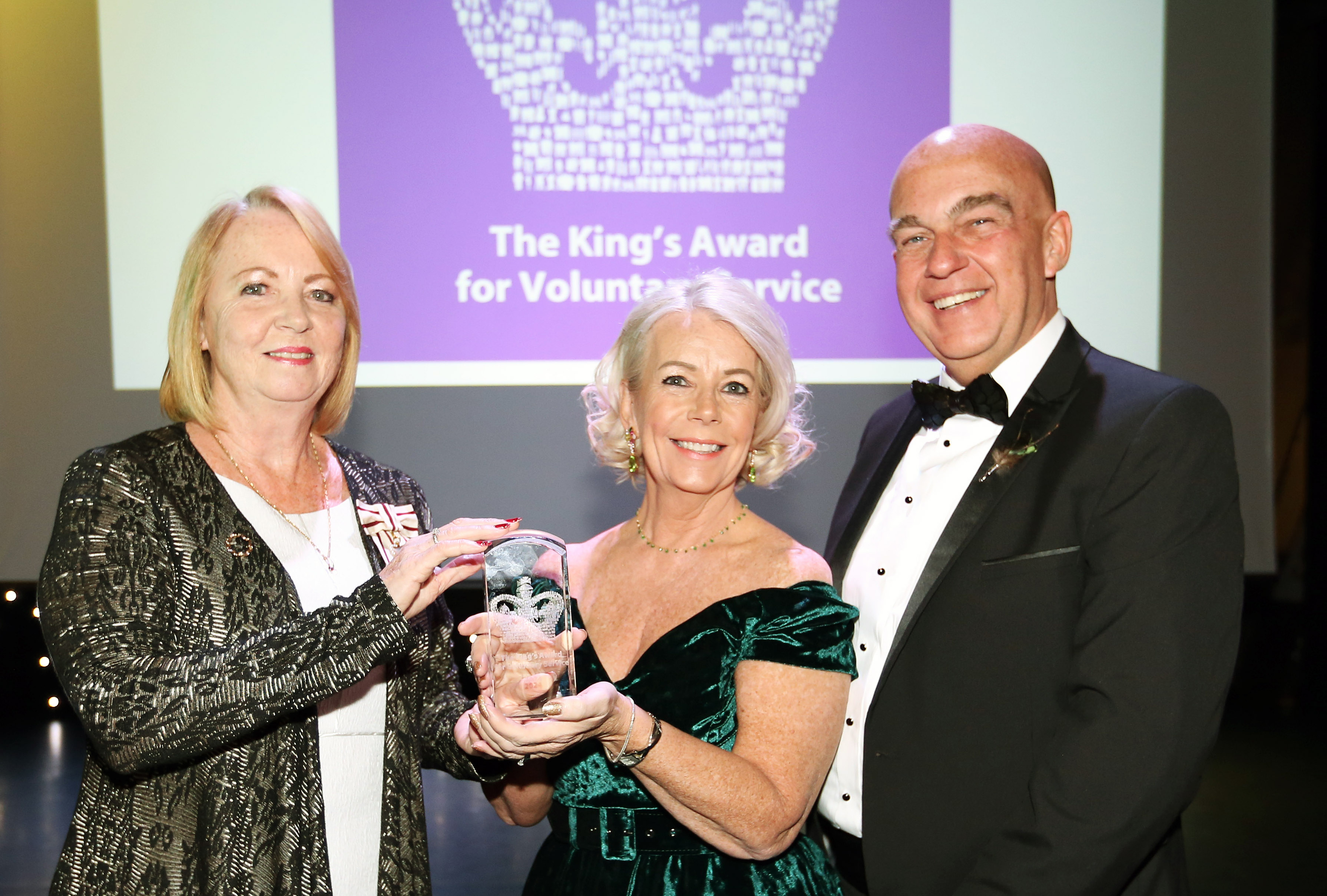 Lord Lieutenant Jill Young MBE presenting KAVS award to Maureen Cummings  and Gordon Cummings
